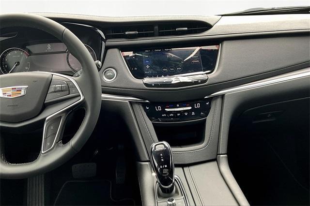 new 2025 Cadillac XT5 car, priced at $44,290