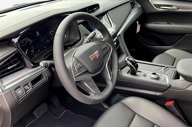 new 2025 Cadillac XT5 car, priced at $44,290