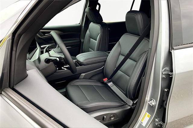 new 2025 Chevrolet Traverse car, priced at $46,494