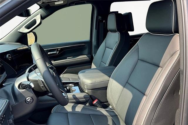 new 2025 Chevrolet Suburban car, priced at $88,925