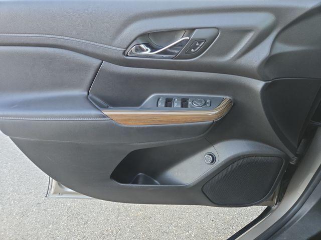 used 2022 GMC Acadia car, priced at $26,388