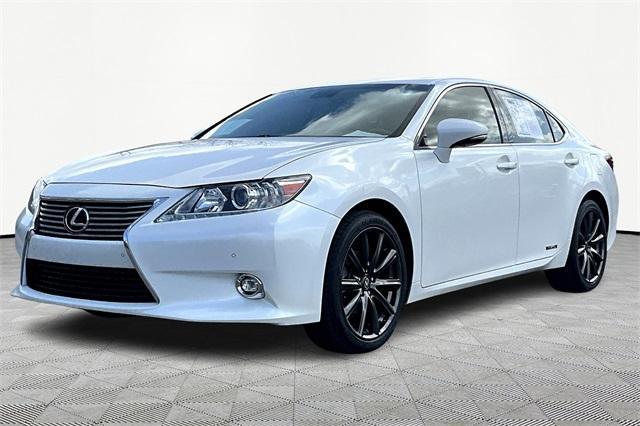 used 2015 Lexus ES 300h car, priced at $16,722