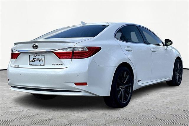 used 2015 Lexus ES 300h car, priced at $16,722