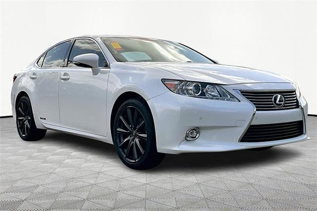 used 2015 Lexus ES 300h car, priced at $16,722