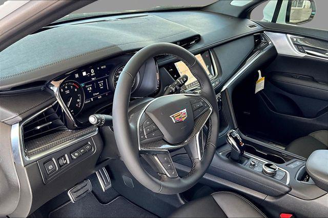 new 2025 Cadillac XT5 car, priced at $59,690