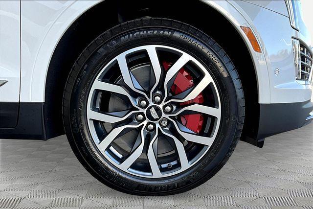 new 2025 Cadillac XT5 car, priced at $59,690