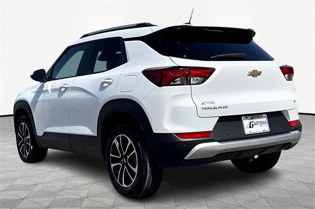 new 2025 Chevrolet TrailBlazer car, priced at $25,475