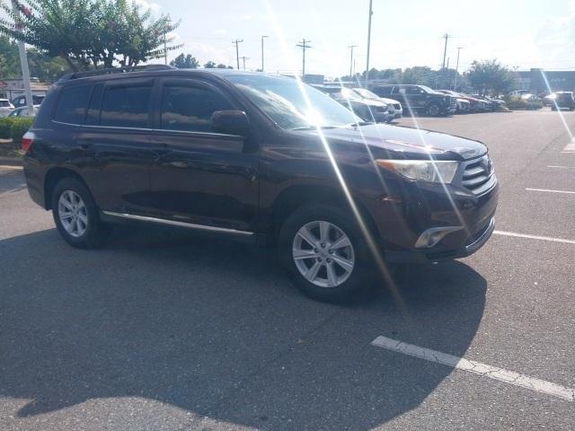 used 2012 Toyota Highlander car, priced at $13,999