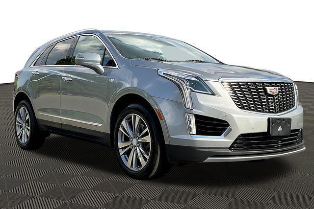 used 2025 Cadillac XT5 car, priced at $43,015