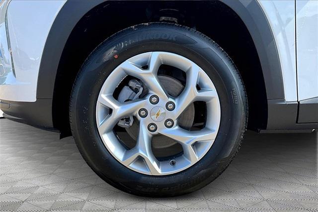new 2025 Chevrolet Trax car, priced at $23,285
