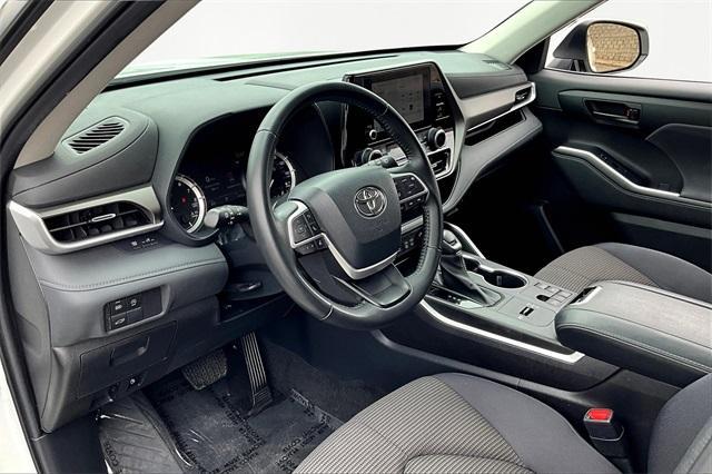 used 2023 Toyota Highlander car, priced at $37,938