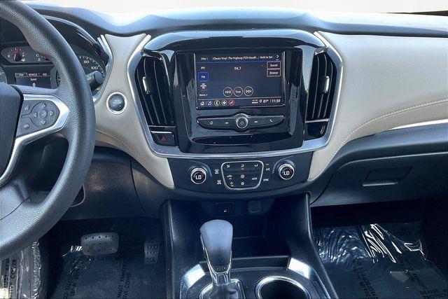 used 2022 Chevrolet Traverse car, priced at $26,326