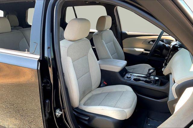 used 2022 Chevrolet Traverse car, priced at $26,326