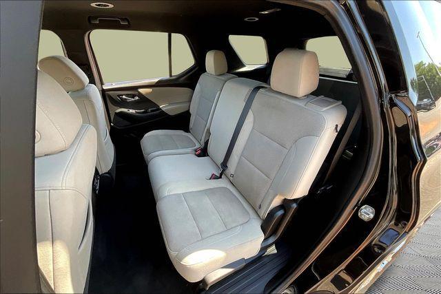 used 2022 Chevrolet Traverse car, priced at $26,326