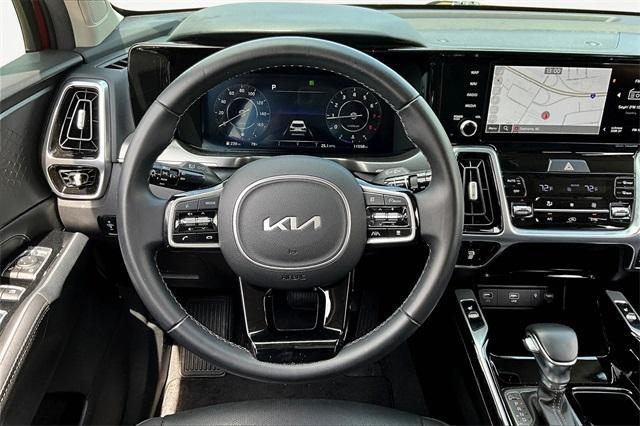 used 2023 Kia Sorento car, priced at $33,138