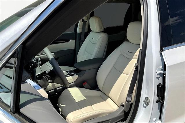 new 2025 Cadillac XT6 car, priced at $60,465