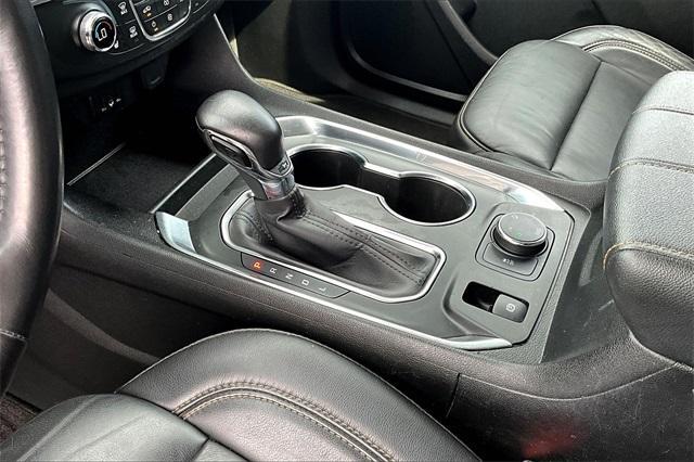 used 2021 Chevrolet Traverse car, priced at $25,099