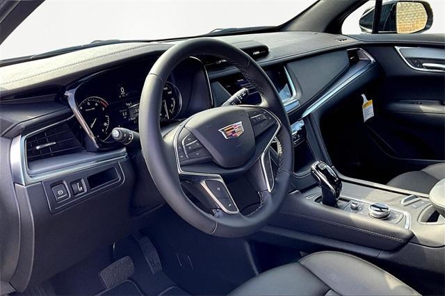 new 2025 Cadillac XT5 car, priced at $44,915