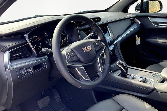 new 2025 Cadillac XT5 car, priced at $40,915