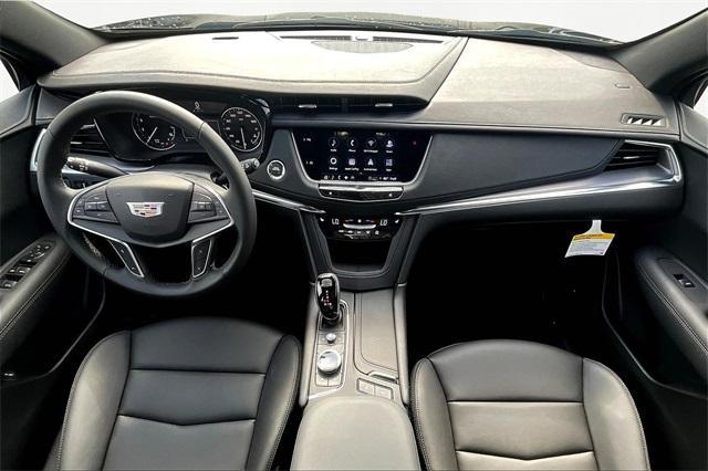 new 2025 Cadillac XT5 car, priced at $44,915
