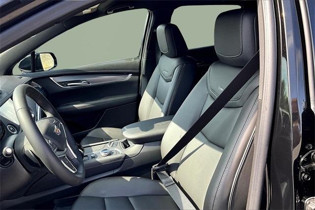 new 2025 Cadillac XT5 car, priced at $44,915
