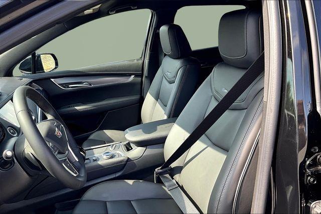 new 2025 Cadillac XT5 car, priced at $40,915