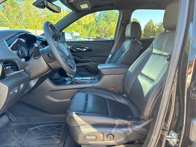 used 2023 Chevrolet Traverse car, priced at $37,674