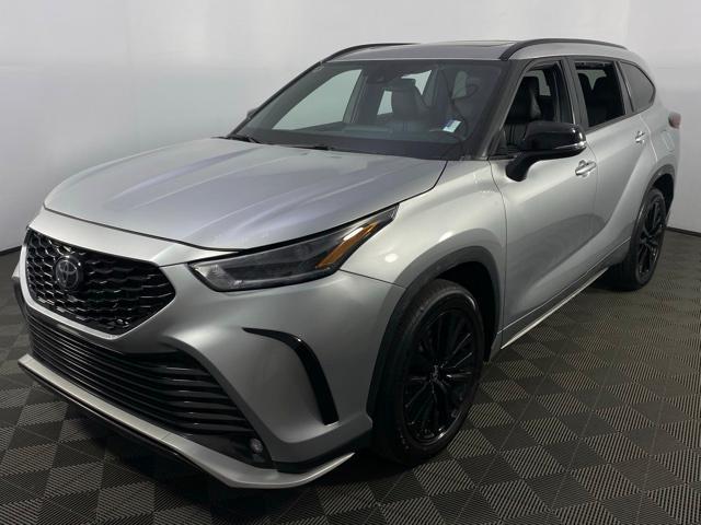 used 2024 Toyota Highlander car, priced at $46,045