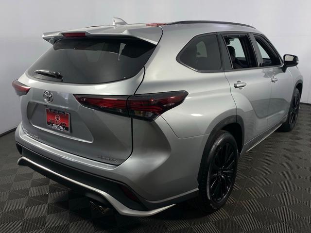 used 2024 Toyota Highlander car, priced at $46,045