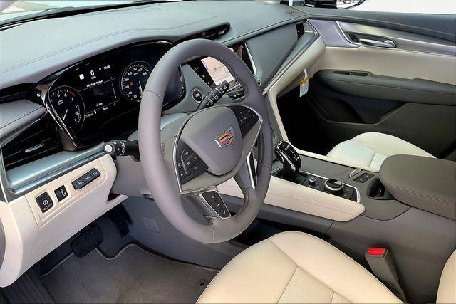 new 2025 Cadillac XT5 car, priced at $51,990
