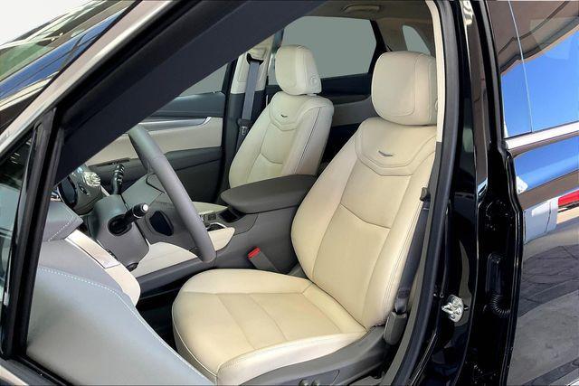 new 2025 Cadillac XT5 car, priced at $51,990