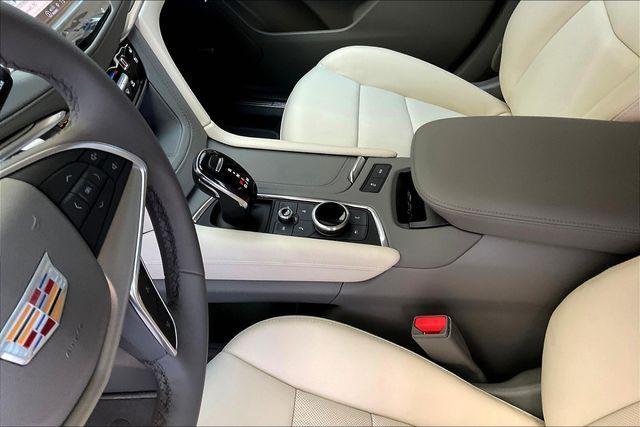 new 2025 Cadillac XT5 car, priced at $51,990