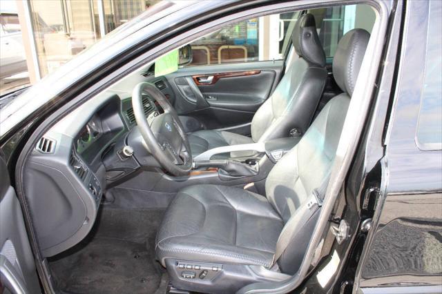 used 2007 Volvo XC70 car, priced at $3,995
