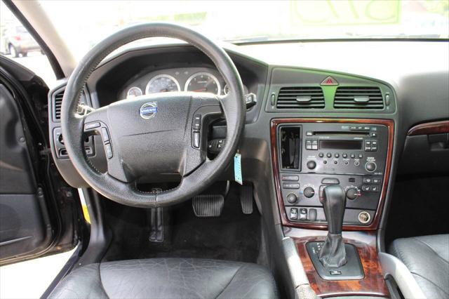 used 2007 Volvo XC70 car, priced at $3,995
