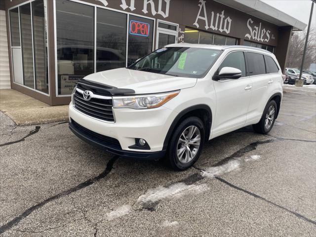 used 2015 Toyota Highlander car, priced at $12,995