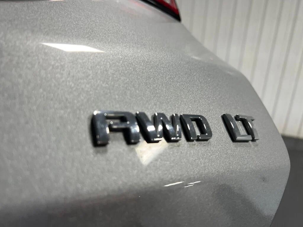 used 2023 Chevrolet Equinox car, priced at $18,996