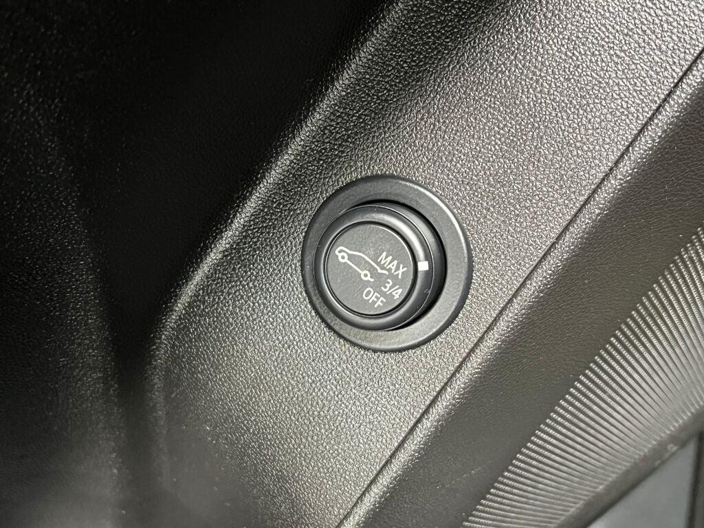 used 2023 Chevrolet Equinox car, priced at $18,996