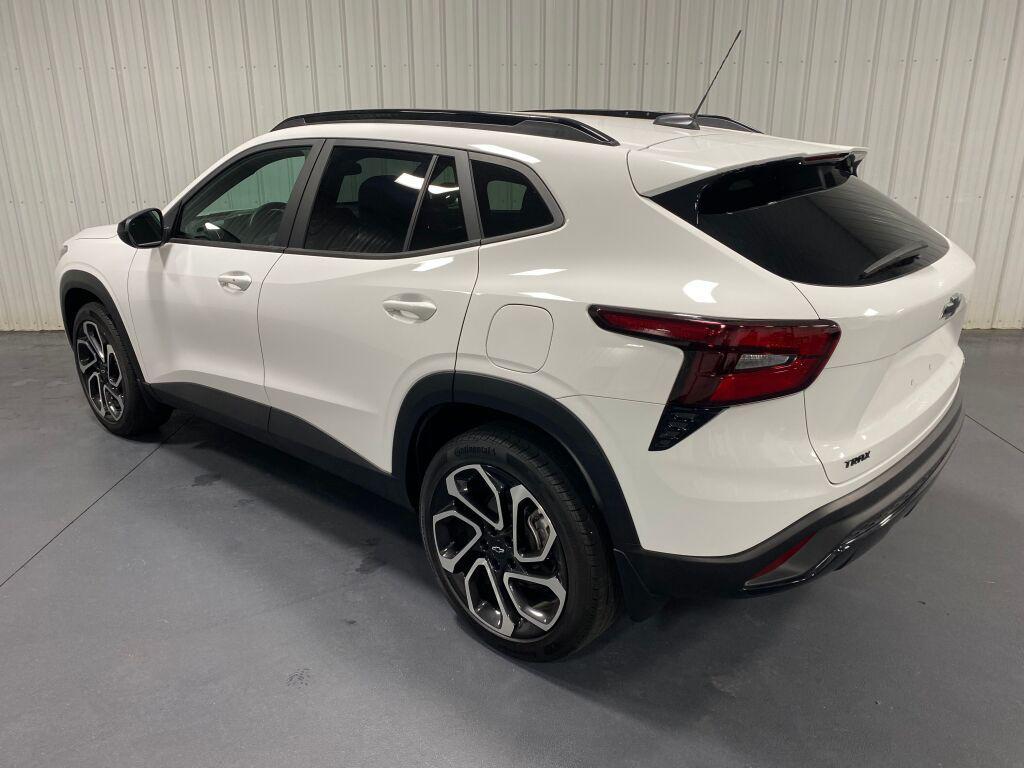 used 2024 Chevrolet Trax car, priced at $20,986