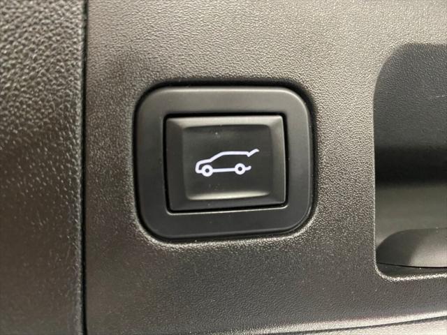 used 2018 Cadillac XT5 car, priced at $21,536