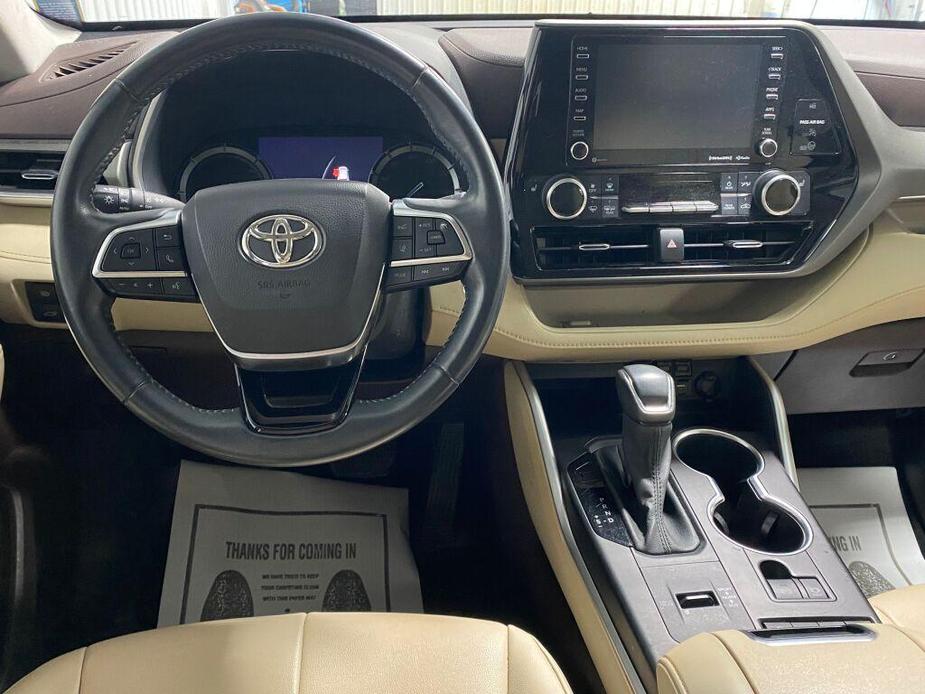 used 2021 Toyota Highlander Hybrid car, priced at $28,867