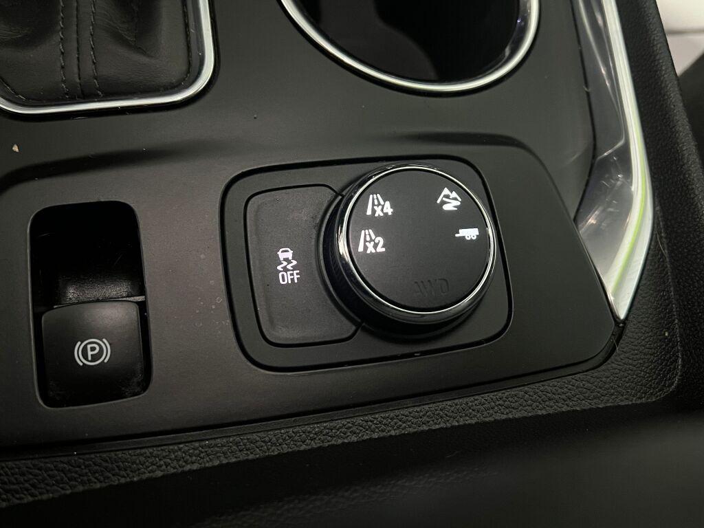 used 2020 Chevrolet Traverse car, priced at $20,986