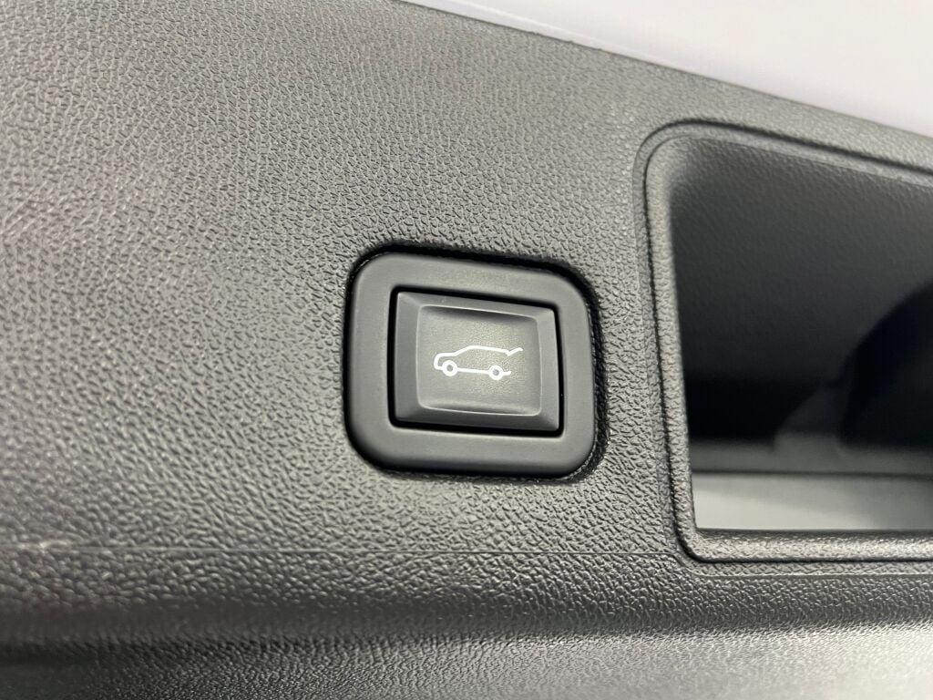 used 2023 GMC Terrain car, priced at $22,988