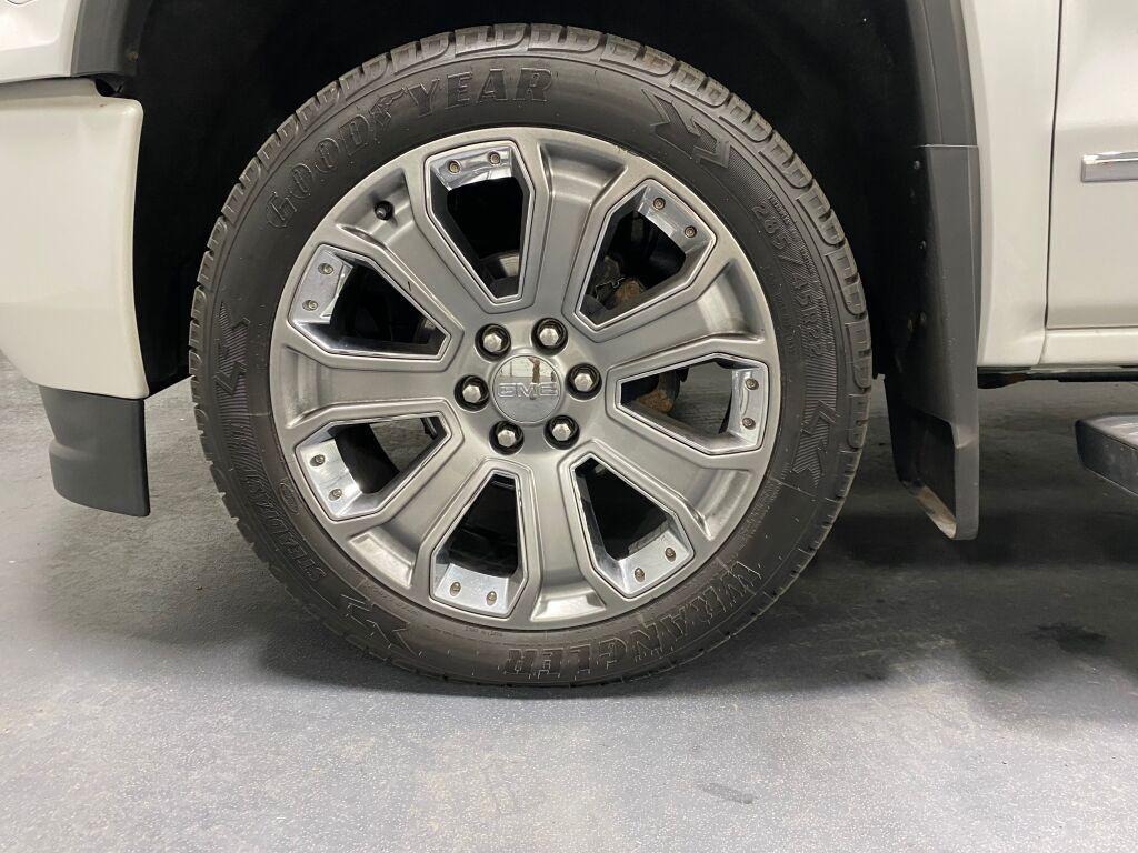 used 2018 GMC Sierra 1500 car, priced at $29,859