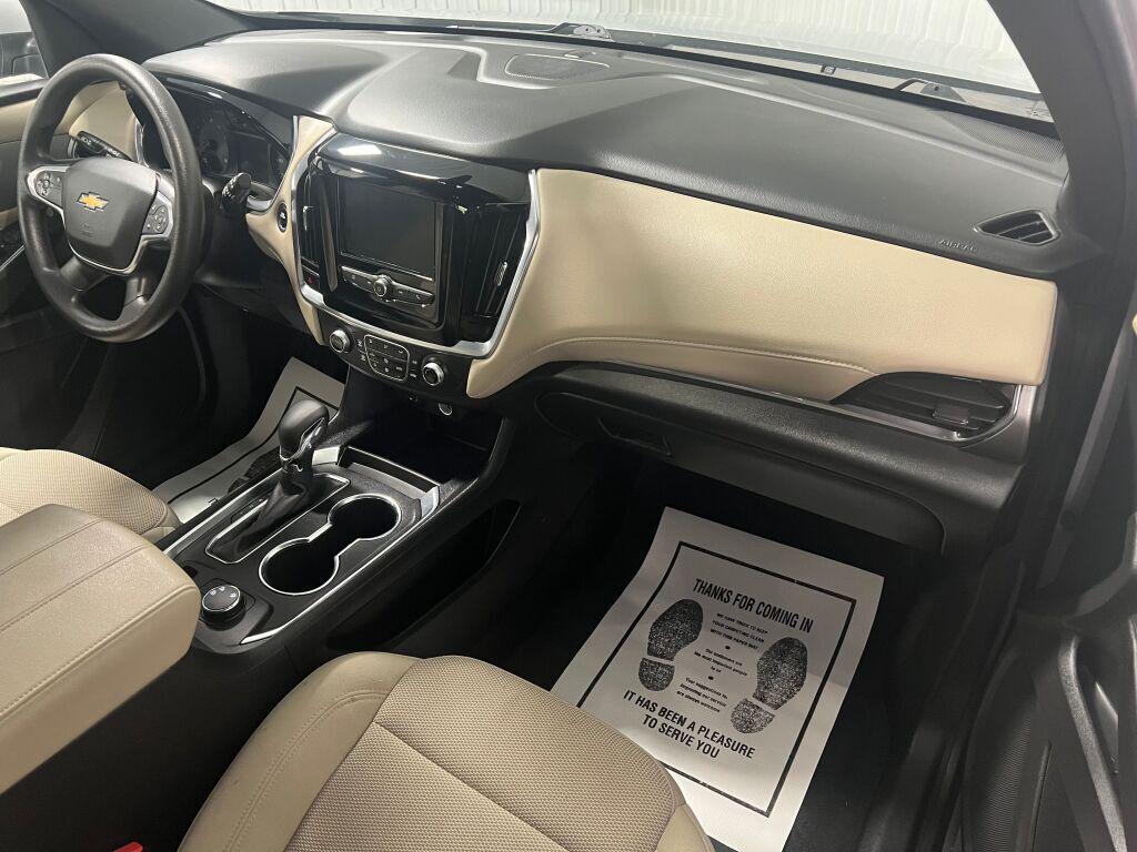 used 2022 Chevrolet Traverse car, priced at $20,592