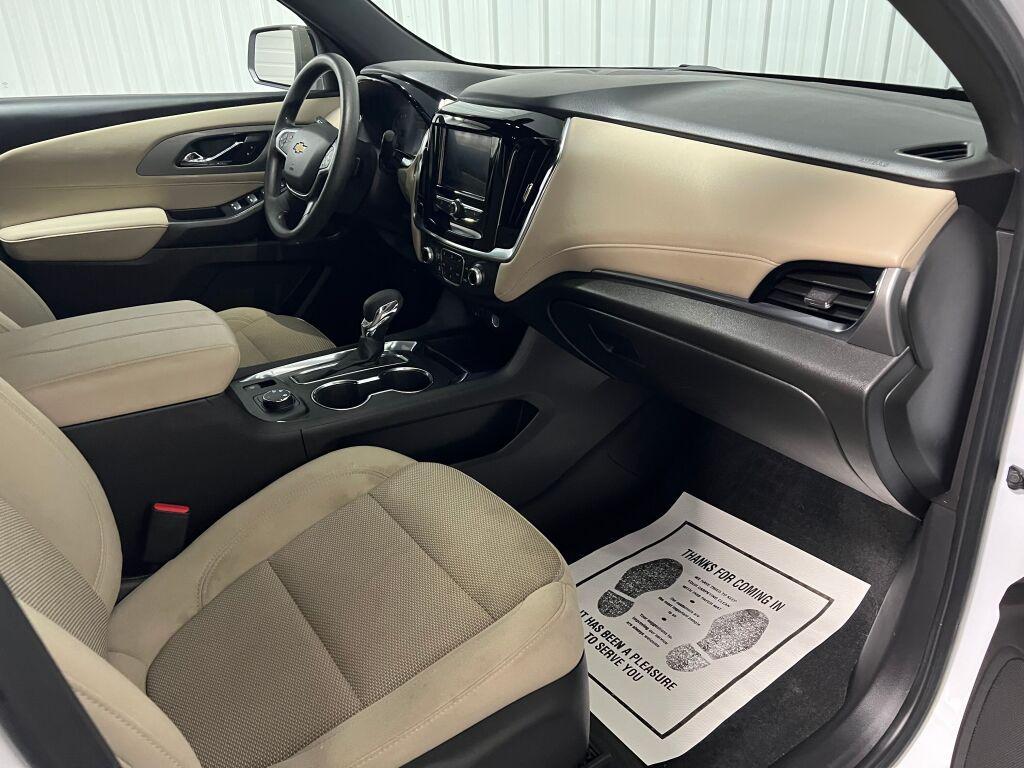 used 2023 Chevrolet Traverse car, priced at $28,496