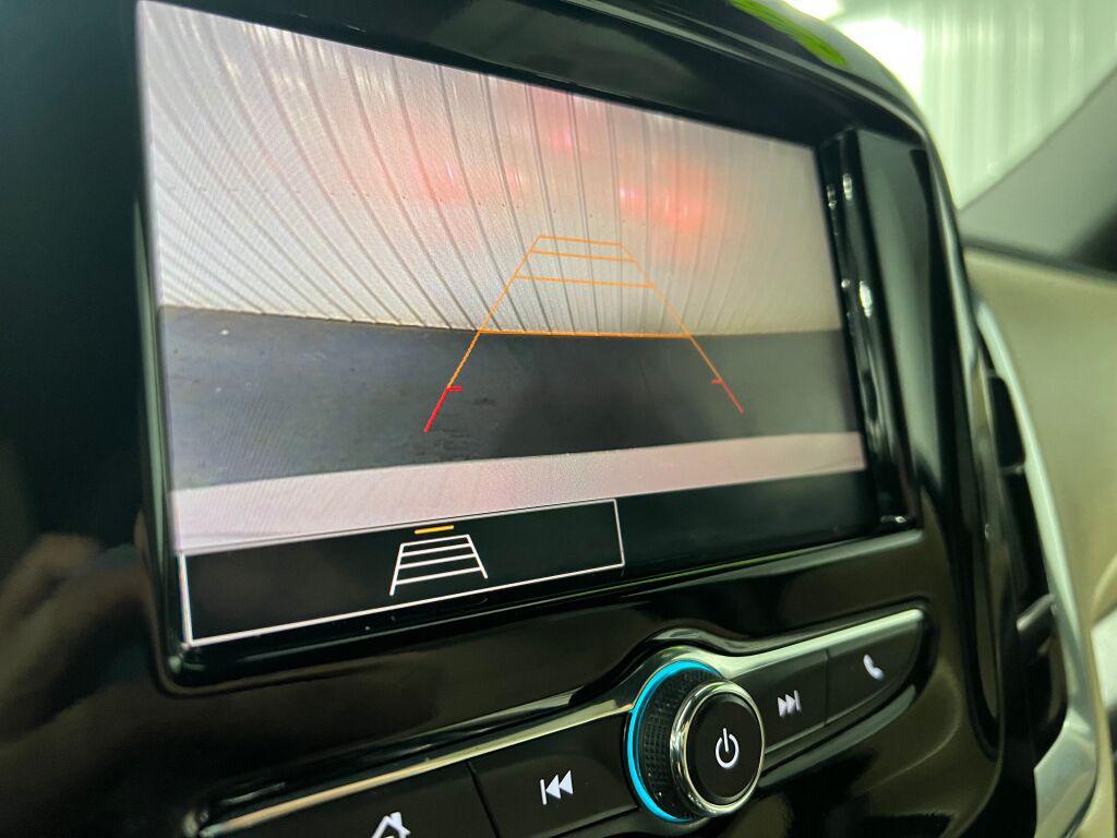 used 2023 Chevrolet Traverse car, priced at $28,496