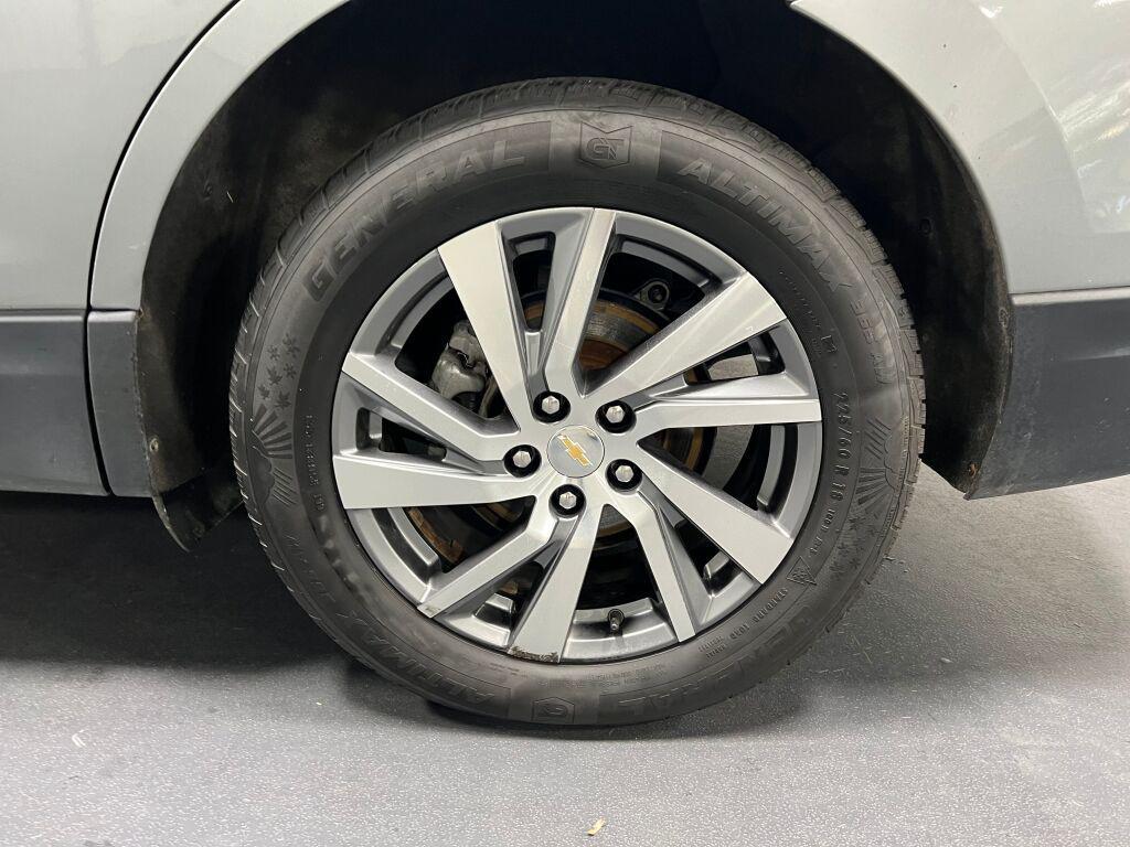 used 2023 Chevrolet Equinox car, priced at $17,447