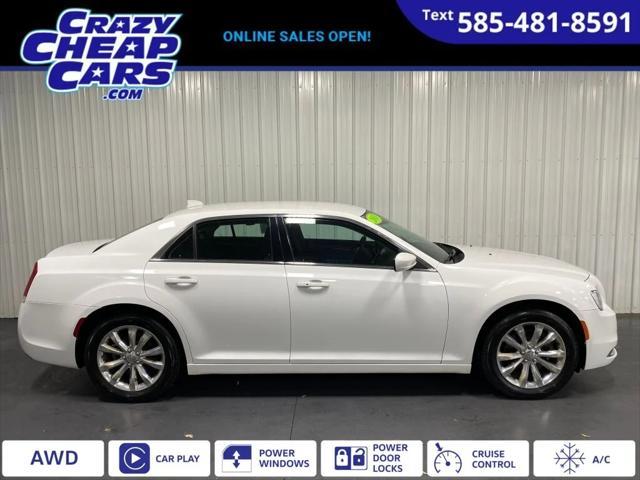 used 2018 Chrysler 300 car