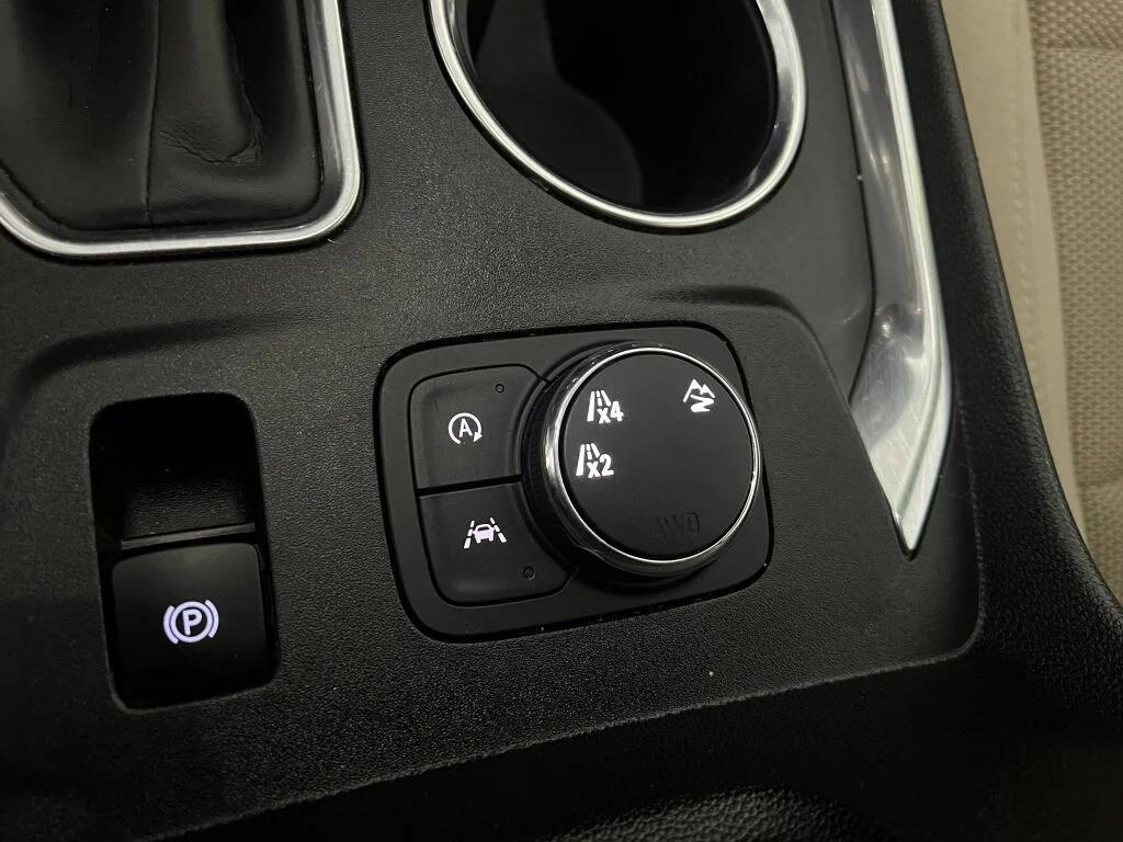 used 2022 Chevrolet Traverse car, priced at $21,979