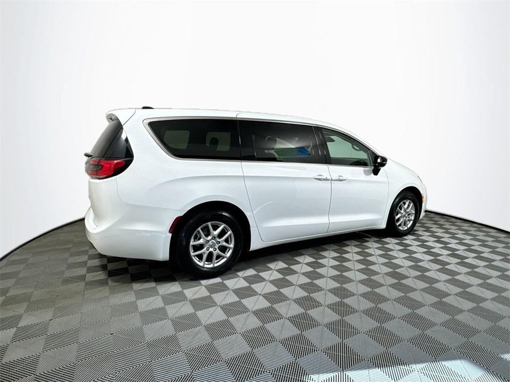 used 2024 Chrysler Pacifica car, priced at $29,498